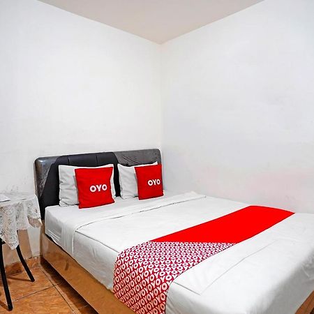 Oyo 91390 Kost Grand Royal Elite Hotel Surabaya Ngoại thất bức ảnh