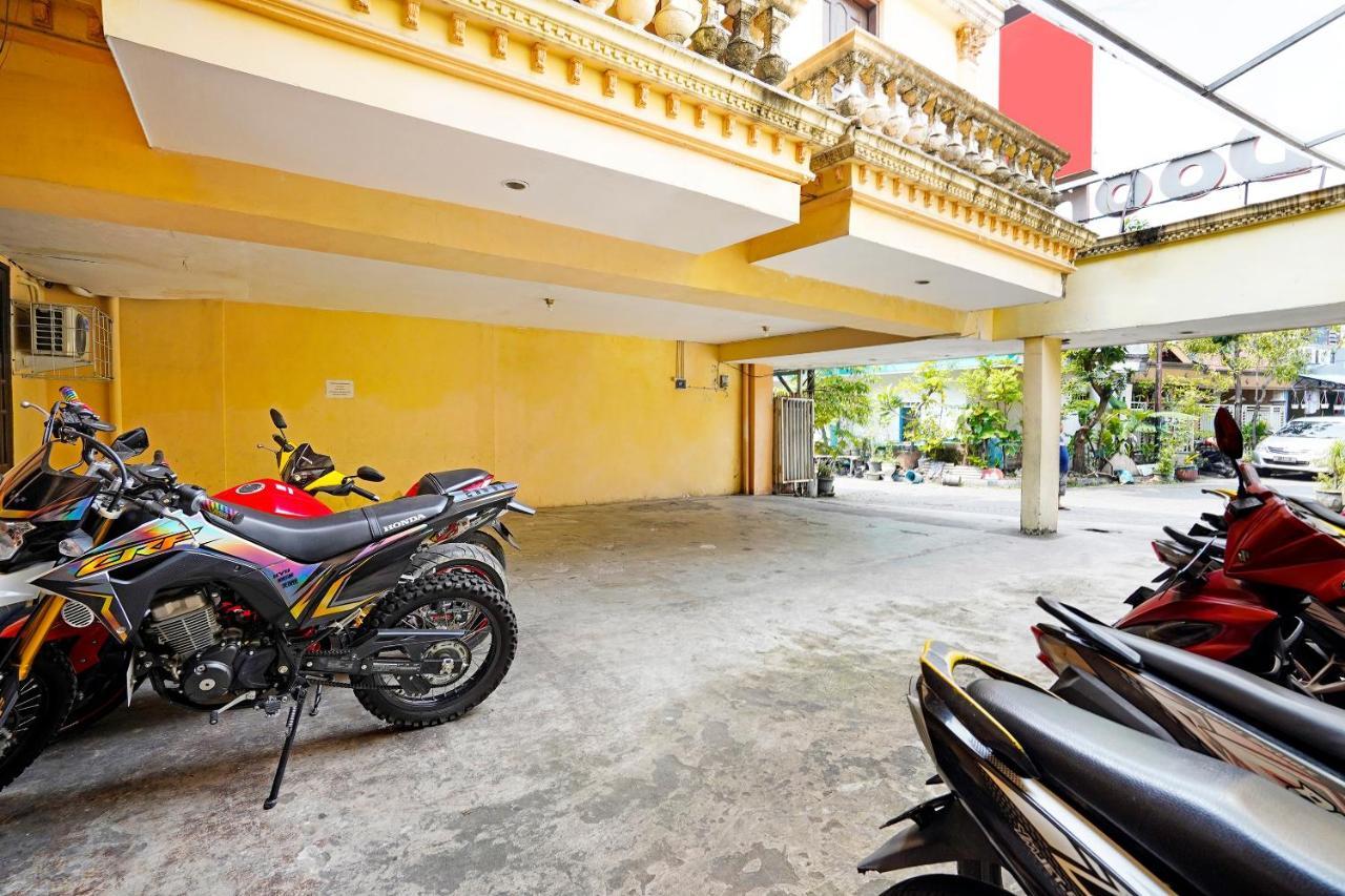 Oyo 91390 Kost Grand Royal Elite Hotel Surabaya Ngoại thất bức ảnh