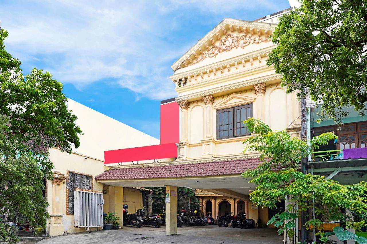 Oyo 91390 Kost Grand Royal Elite Hotel Surabaya Ngoại thất bức ảnh