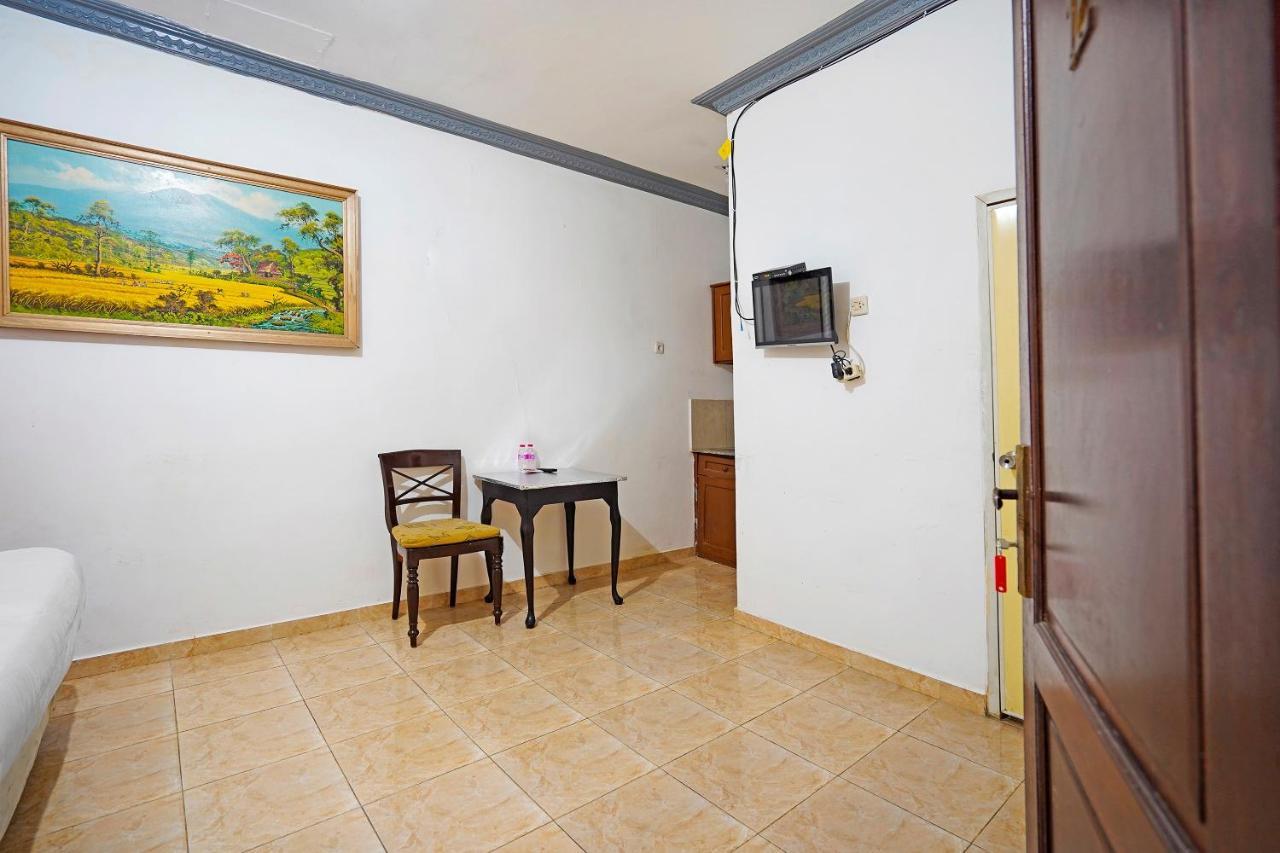 Oyo 91390 Kost Grand Royal Elite Hotel Surabaya Ngoại thất bức ảnh