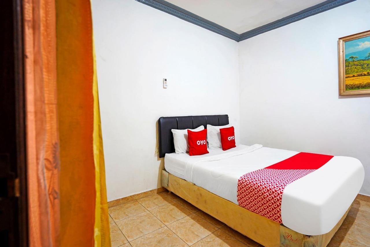 Oyo 91390 Kost Grand Royal Elite Hotel Surabaya Ngoại thất bức ảnh