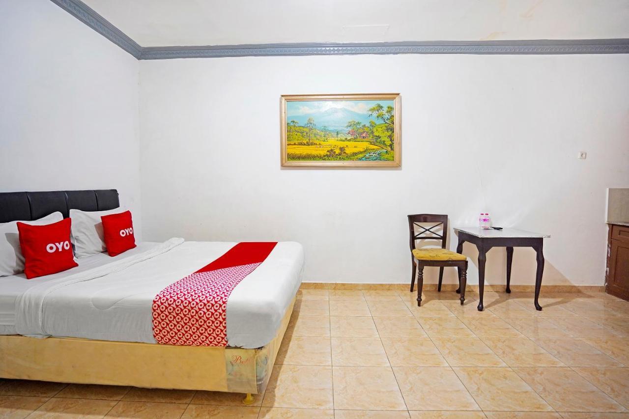 Oyo 91390 Kost Grand Royal Elite Hotel Surabaya Ngoại thất bức ảnh
