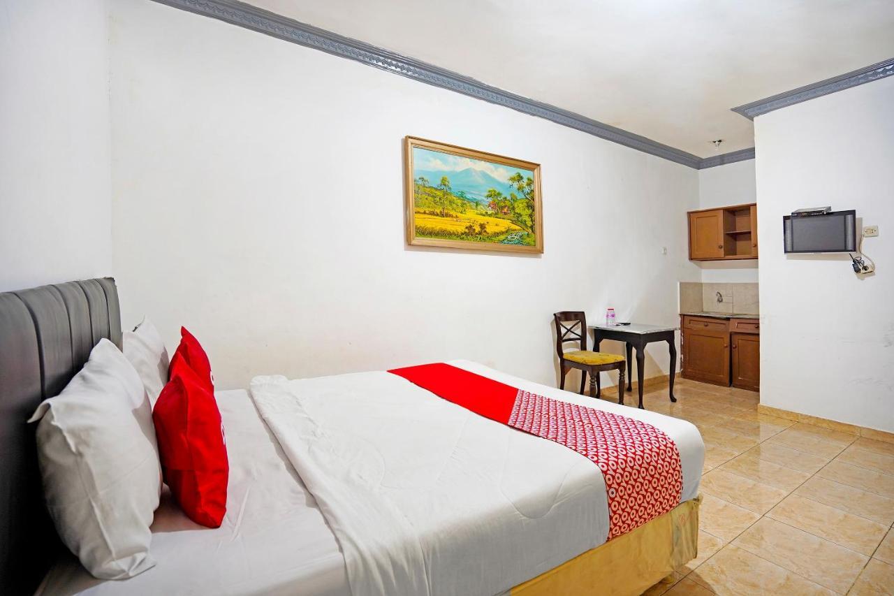 Oyo 91390 Kost Grand Royal Elite Hotel Surabaya Ngoại thất bức ảnh